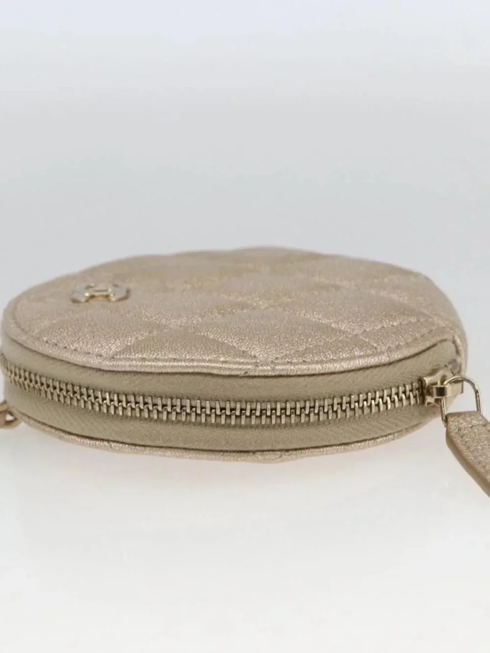 CHANEL Matelasse Earphone case Pouch Leather Champagne Gold CC Auth 163737SAM